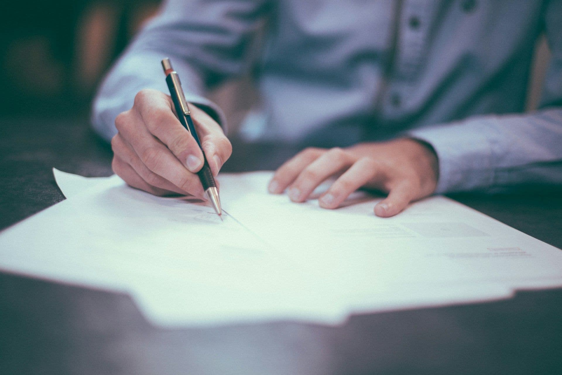 Reviewing contract terms that drive revenue recognition
