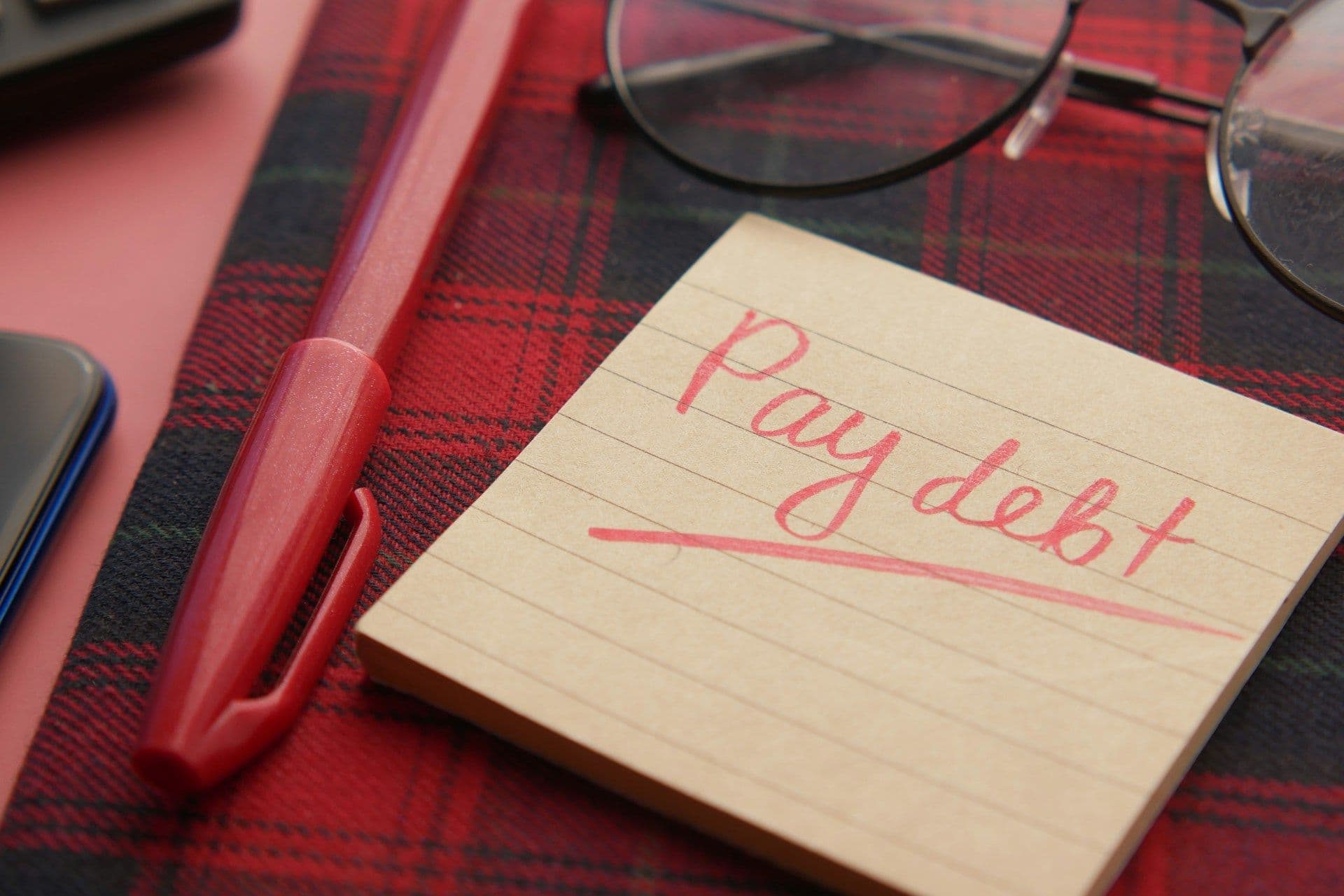 Featured image for Vendor Credit Memo: How Bookkeepers Apply Returns and Adjustments to AP (2026)